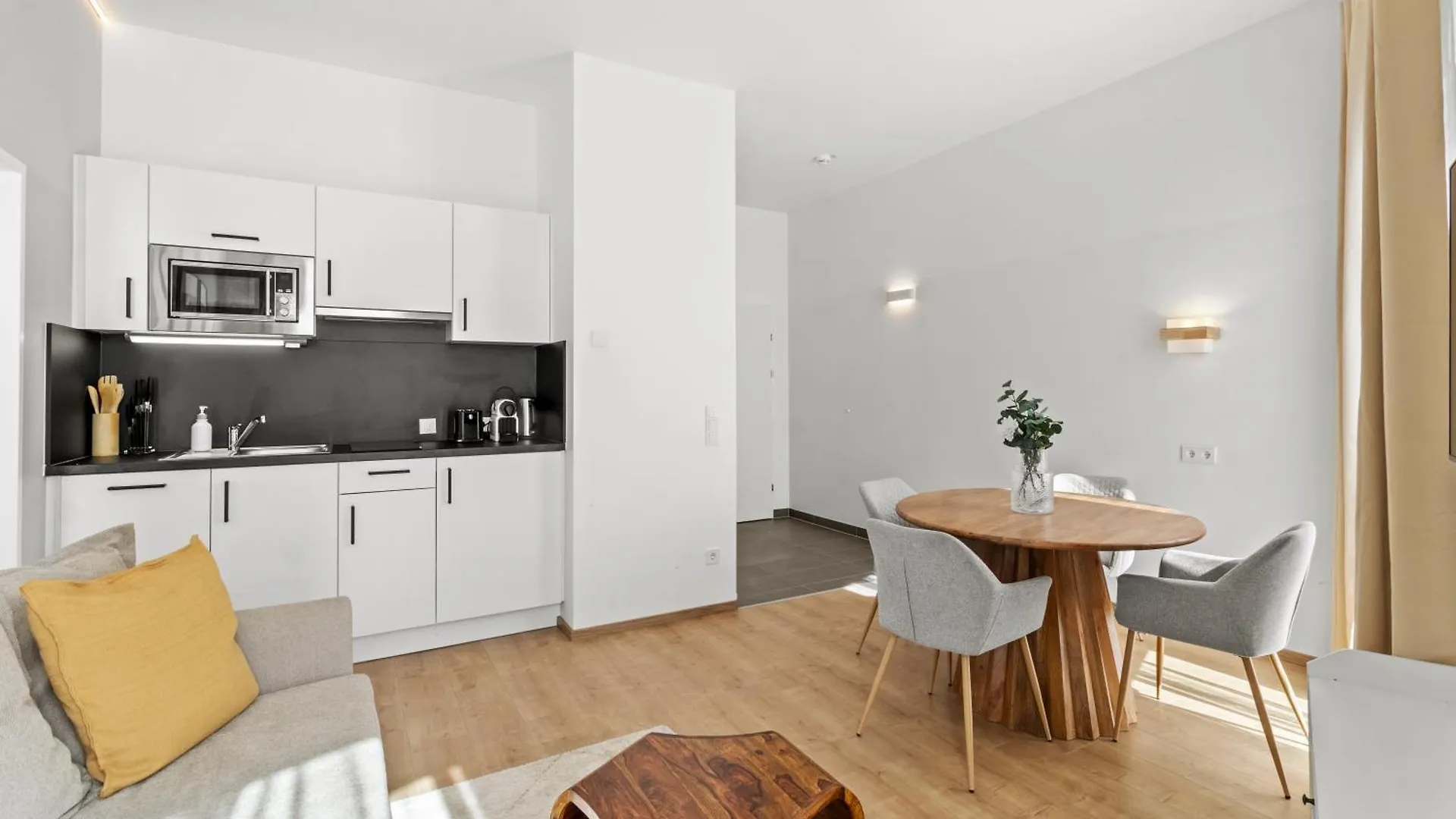 4 Min To Metro I 12 Min To Inner City I Top Wifi Wenen Appartement