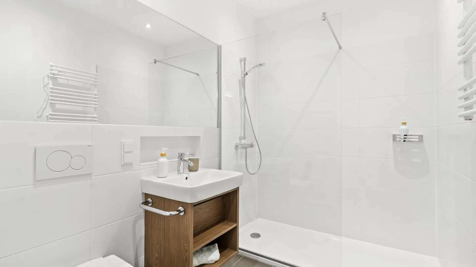 4 Min To Metro I 12 Min To Inner City I Top Wifi Wenen Appartement